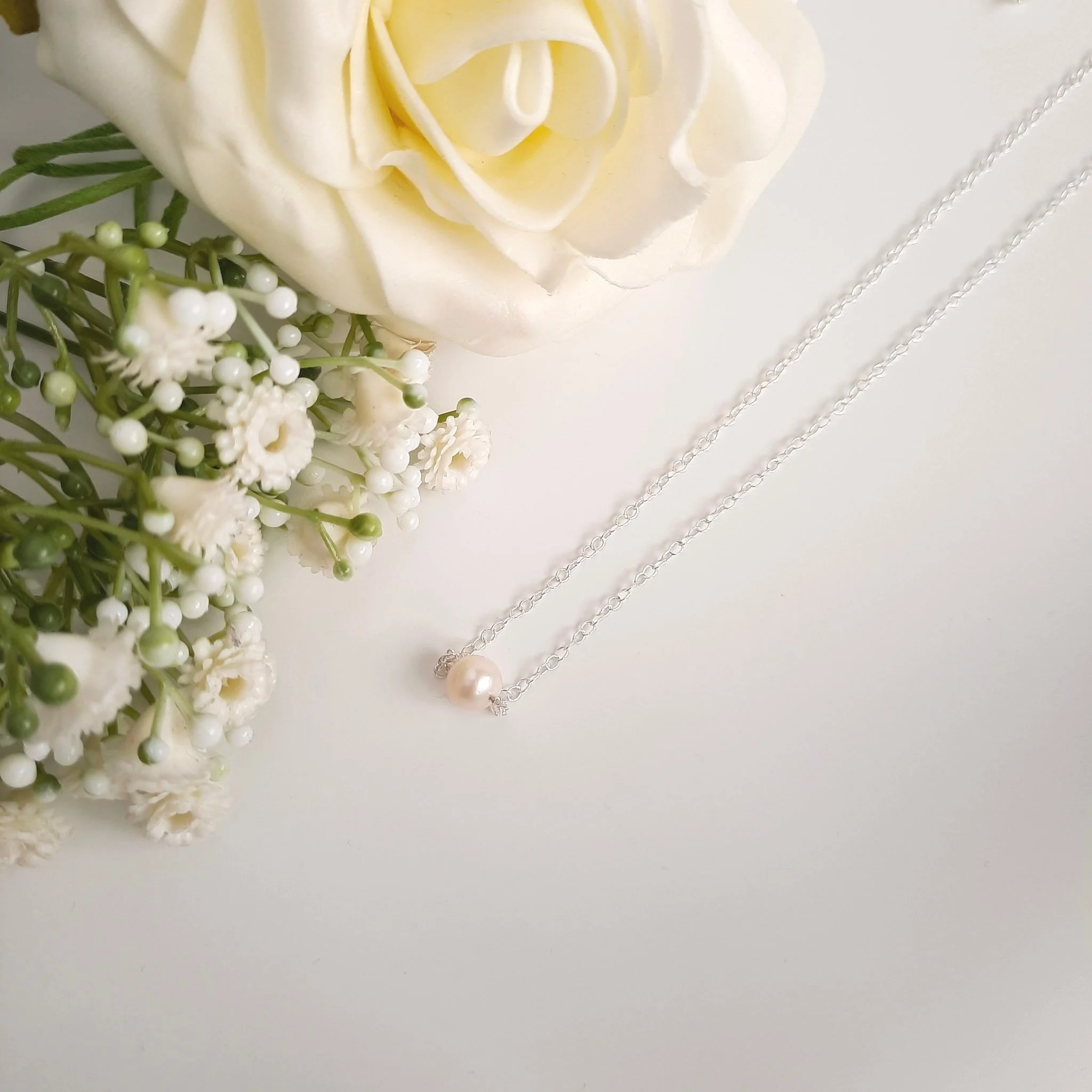 Delicate single 2025 pearl necklace